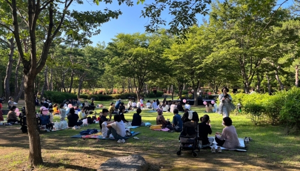 돗자리콘서트.jpg