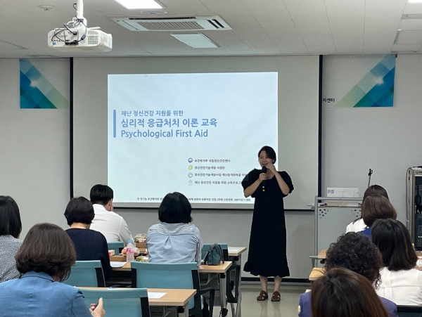 강사중심사진(조혜진).jpg